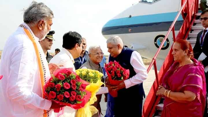उप राष्ट्रपति श्री धनखड़ का जबलपुर के डुमना विमानतल पर भव्य स्वागत